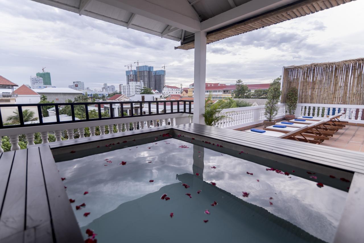 Hotel De L'Homme Phnom Penh Exteriör bild